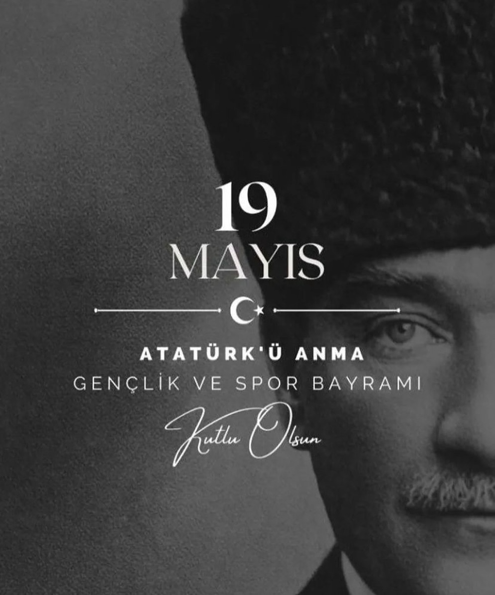 Heute feiern wir den 19. Mai, den Gedenktag an Atatürk und den nationalen Jugend- und Sport Feiertag.
🇩🇪🤍🇹🇷
Fikirlerinle geleceğe ışık tuttuğun bu yolda attığımız tüm adımlarla izindeyiz! 19 Mayıs Atatürk’ü Anma, Gençlik ve Spor Bayramı kutlu olsun. 

#19mayıs